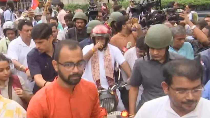 BJP Kolkata protest police blocking