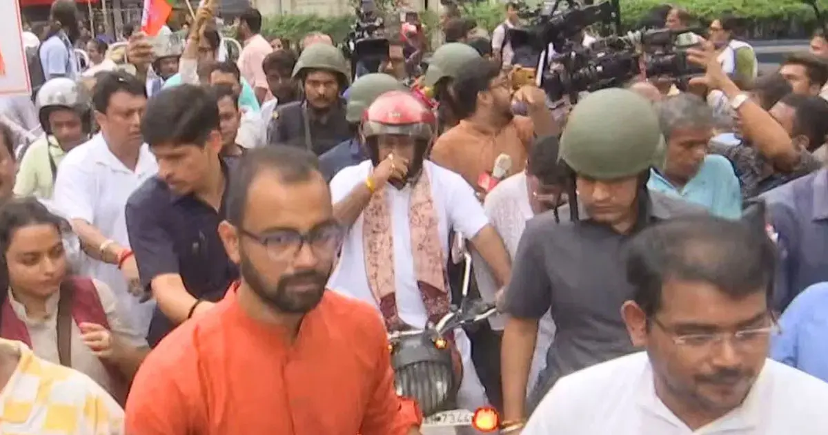 BJP Kolkata protest police blocking