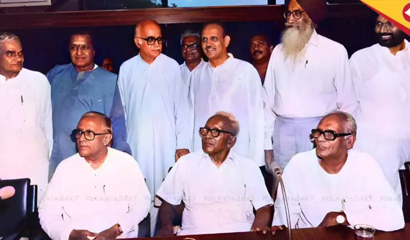 Jyoti Basu with LK advani