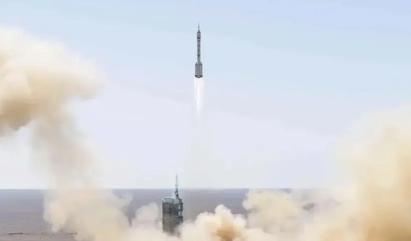 Pakistan launches satellite