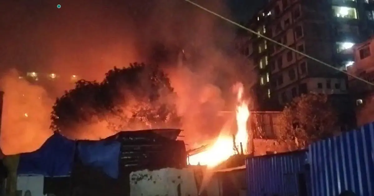 khardahas-dye-factory-consumed-by-fire-20-fire-engines-respond-quickly