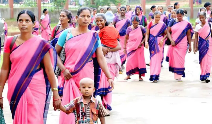 Gujarat High Court Orders ₹24,800 Monthly Wage for Anganwadi Workers, ₹20,300 for Helpers from April 2025