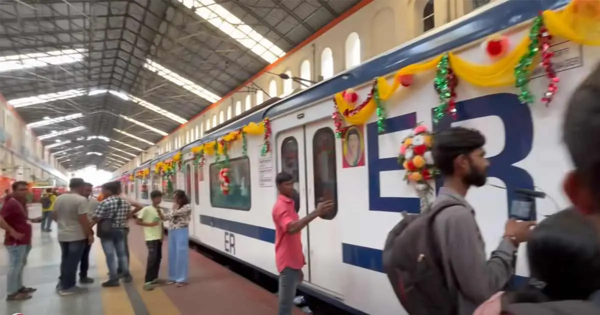 AC Local Train from sealdah