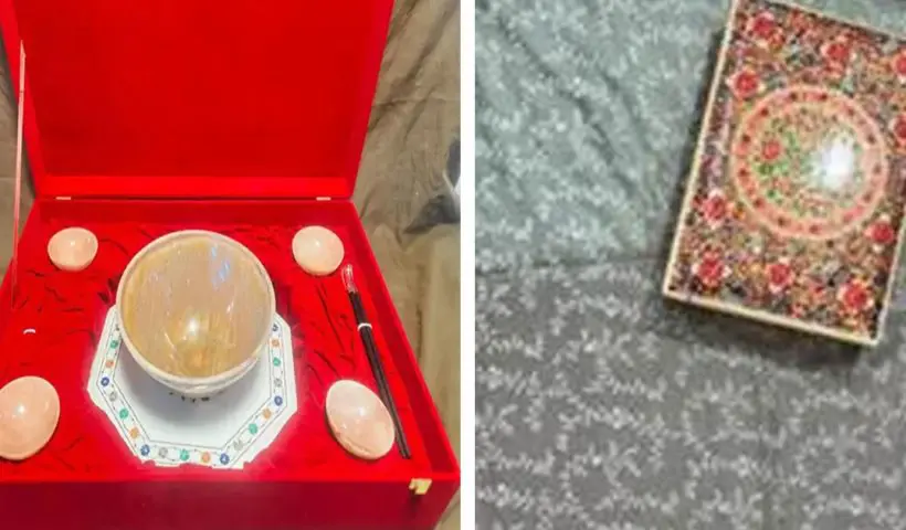 Modi gifts to Japan PM