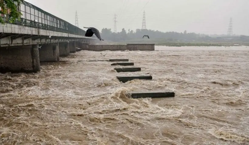 Yamuna crosses danger mark Delhi