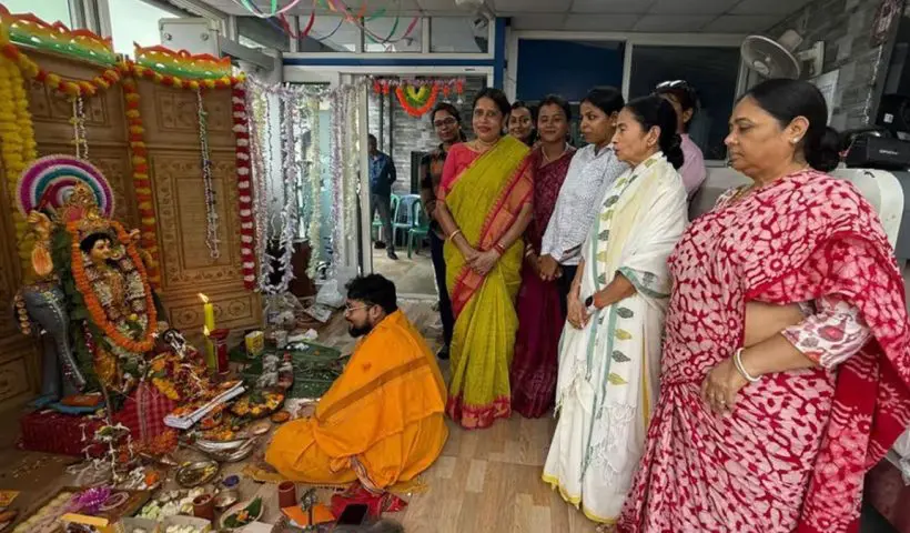Mamata Banerjee Vishwakarma Puja