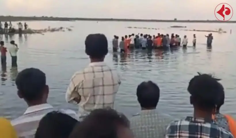10 dead as Tractor-Trolley Falls Into River In Madhya Pradesh Khandwa During Durga Puja 2025 Immersion