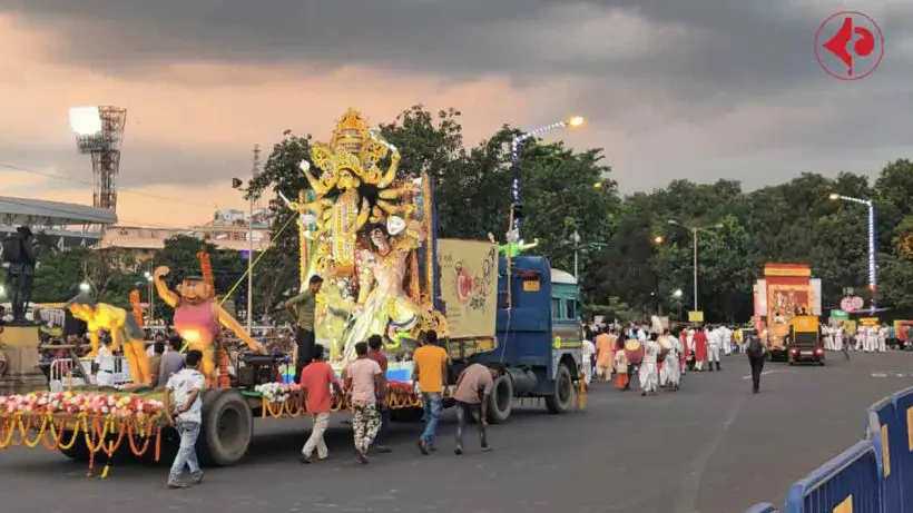 Kolkata Metro extra services Blue & Green line on 5 October for Durga Puja 2025 Carnival