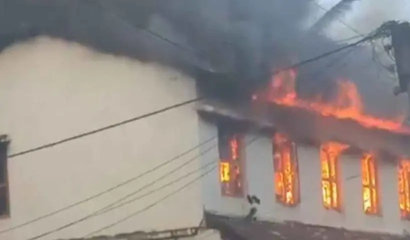 burrabazar-blaze-fire-services-intensify-operation-to-control-spread