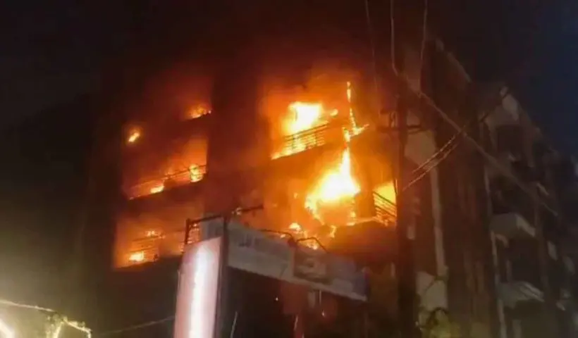 "Massive Blaze Engulfs Shop in Kolkata’s Burrabazar"