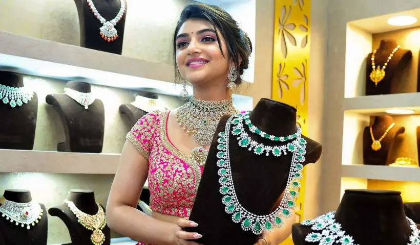 Gold Prices Hit the Roof, Jewelry Sales Take a Hit