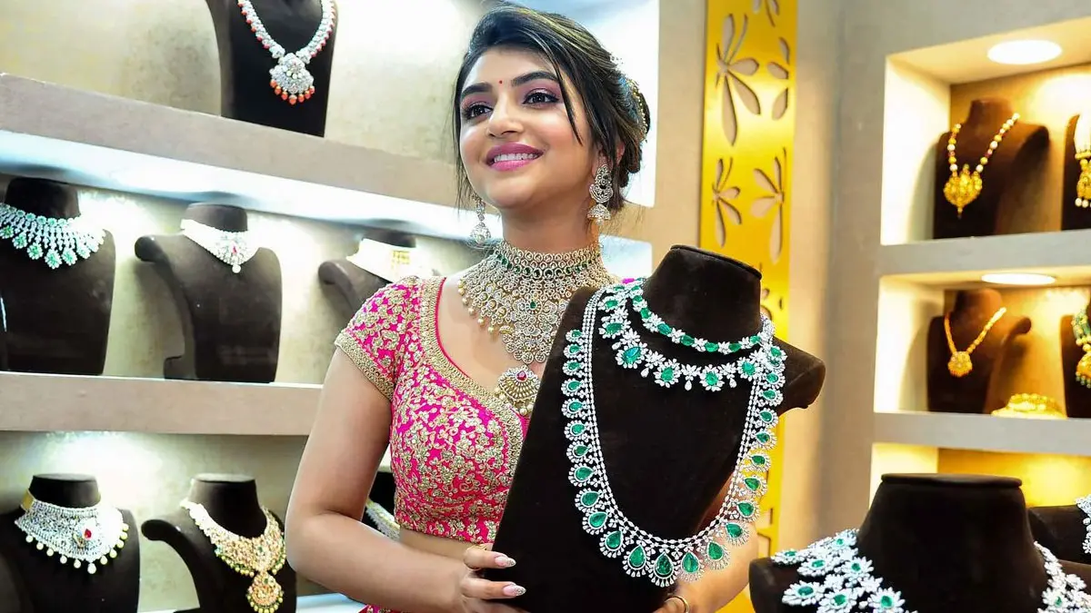 Gold Prices Hit the Roof, Jewelry Sales Take a Hit