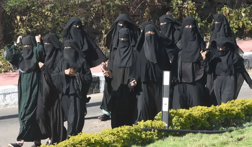 muslim-girls-right-to-wear-hijab-upheld-by-kerala-minister