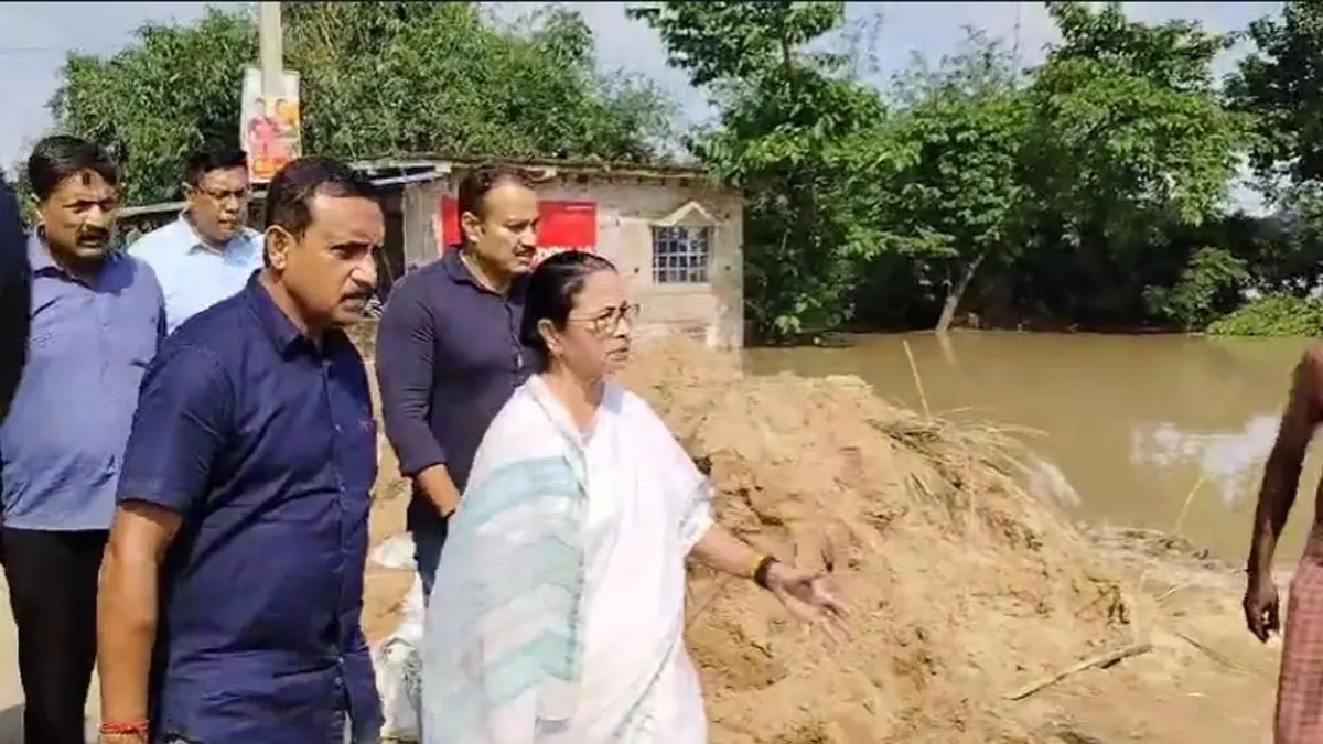 CM Mamata Announces ₹5 Lakh Compensation and Job Support for Families of Disaster Victims