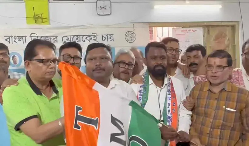 Former BJP candidate Rahul Lohar joins Trinamool Congress in Alipurduar. His switch is seen as a major political shift in North Bengal’s tea belt ahead of upcoming elections.