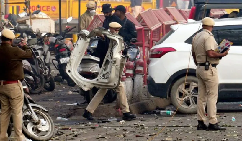 Car explosion near Red Fort kills 9