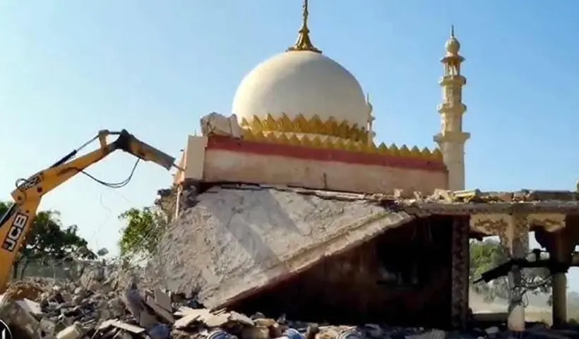 somnath-dargah-demolition-violence-gujarat-police-attacked