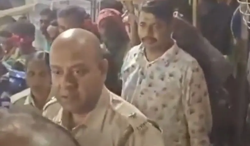 krishnanagar-jagaddhatri-immersion-lathi-charge-bjp-protest