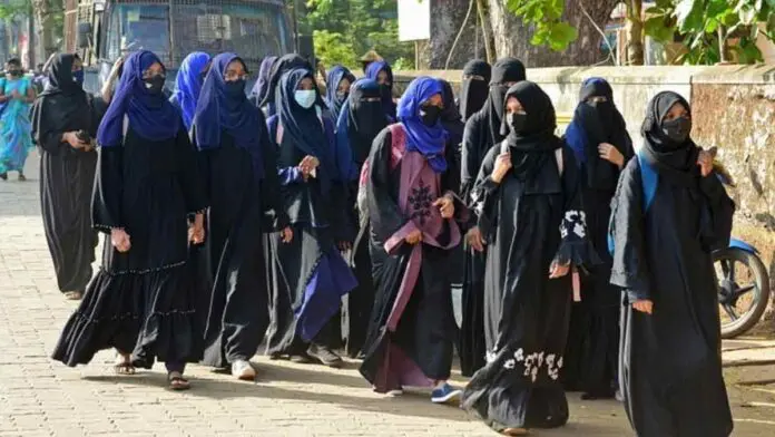 vivek-junior-college-dress-code-ban-protest