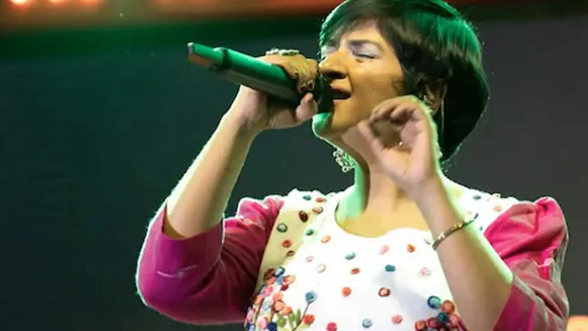 lagnajita-chakraborty-threatened-jago-maa-song