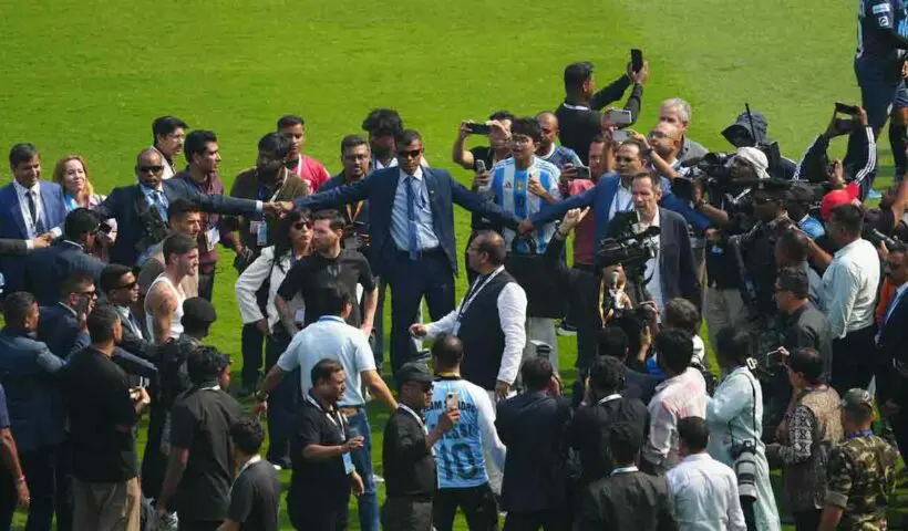 kolkata-football-lionel-messi-match-referee-controversy