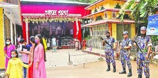 Iqbal Hossain kept the Holy Quran in the mandapa of Comilla