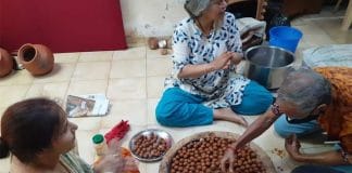 Durgotsab starts in Chennai with 100 coconut stalks