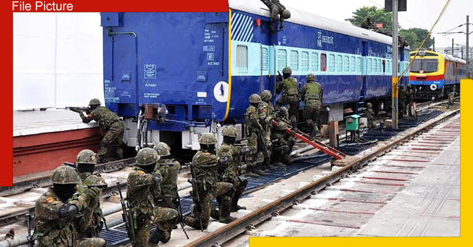 commando in Urrar pradesh railway station
