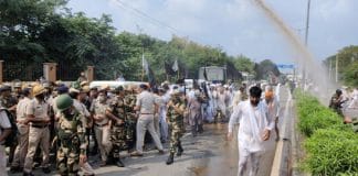 haryana police use water cannon against kisan