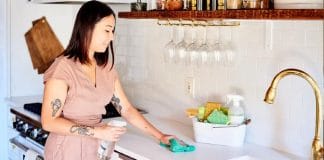 easy ways to clean the kitchen sink
