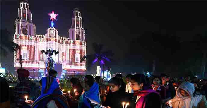 Omicron: Christmas restrictions in Delhi, Darya Kolkata crowded the deposit