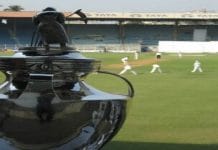 খাতা খুলতে পারলেন না মনোজ-অনুষ্টুপ, ব্যাটিং ধসে ব্যাকফুটে বাংলা