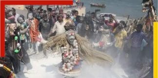 varanasi holi is played with the ashes of the cheetah