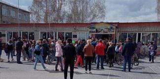Russian school and shoots children