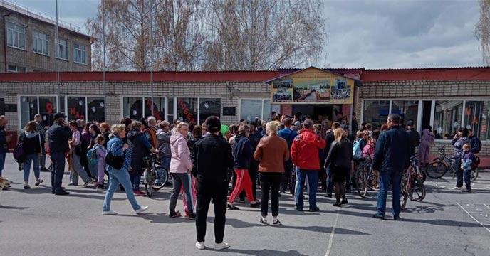 Russian school and shoots children