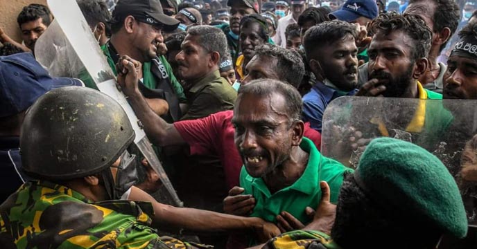 Sri Lanka students mob PM's home over economic crisis