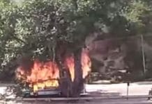 Jammu: দাউদাউ করে জ্বলছে তীর্থযাত্রী ভর্তি বাস, মৃত একাধিক