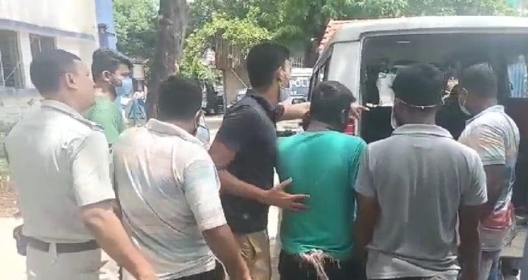 Uttar 24 Pargana: গাড়ি পাচার চক্রের মূল পান্ডা সহ গ্রেফতার ৩
