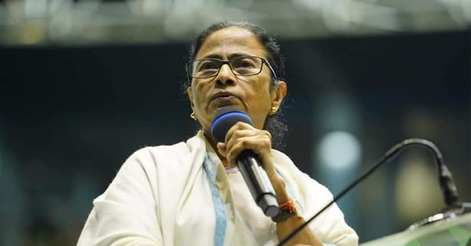 Mamata Banerjee addressing a public rally