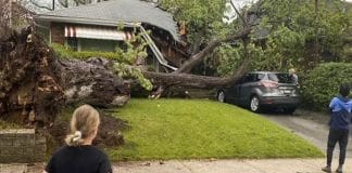 massive-blackouts-as-heavy-storms-hit-east-canada