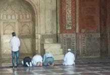 Tajmahal: তাজমহলে নামাজ পড়ে গ্রেফতার ৪ যুবক