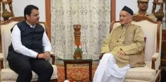 Minister Devendra Fadnavis leaves for Raj Bhavan