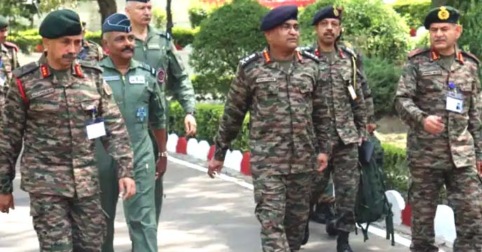 army-chief-manoj-pandey-visit-lac