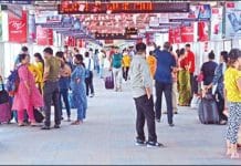 NJP: লিফট নিয়ে হয়রানির শিকার বৃদ্ধ