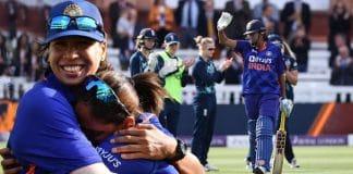 Cricketer Jhulan Goswami emotional moment of retirement