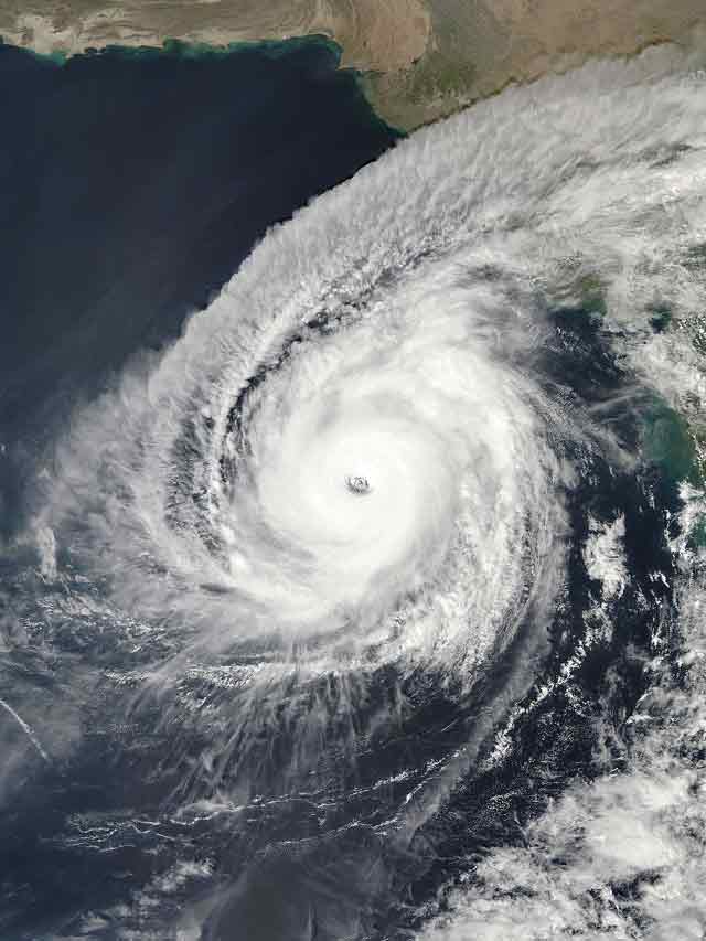 Cyclone Sitrang : সাবধান! ধেয়ে আসছে ভয়াল ‘সিডর’  সিত্রাং