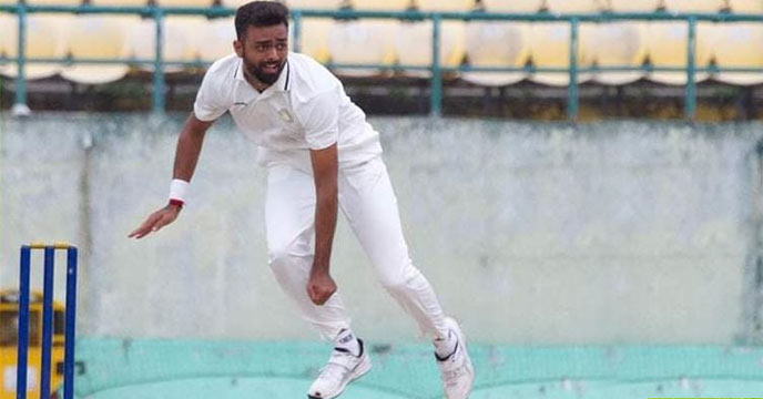 Jaydev Unadkat takes hat trick with five wicket in first three over of the match