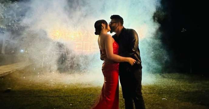 Raj Chakraborty publicly kissed Subhashree Ganguly on New Year