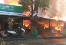 Kolkata: সল্টলেকে ভয়াবহ অগ্নিকাণ্ডে বহু দোকান পুড়ে ছাই fire broke out in Kolkata Salt Lake area