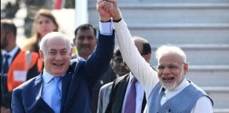 শিগগিরই ভারত সফরে আসতে পারেন ইসরায়েলের (Israel) প্রধানমন্ত্রী বেনিয়ামিন নেতানিয়াহু (Benjamin Netanyahu)। ভারতে ইসরায়েলের রাষ্ট্রদূত নিওর গিলান এ তথ্য জানিয়েছে